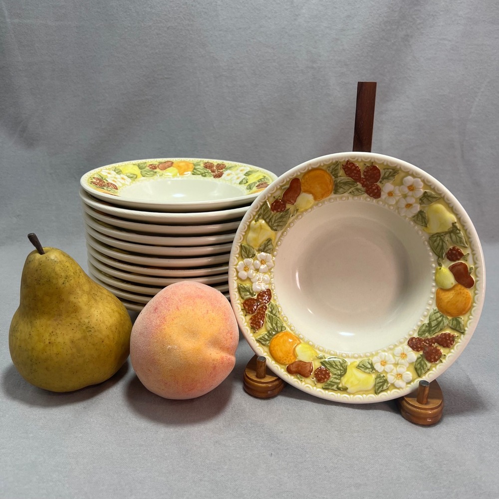 Vernonware by Metlox Poppytrail Della Robbia Lot of 12 Fruit Dessert Bowls 6.5"